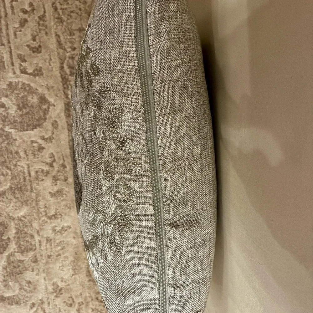 NWOT!!! Elegant Silver/Gray Reindeer Holiday Pillow